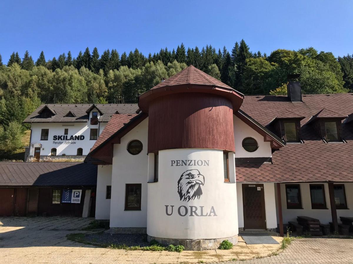 Penzion U Orla Петриков Екстериор снимка